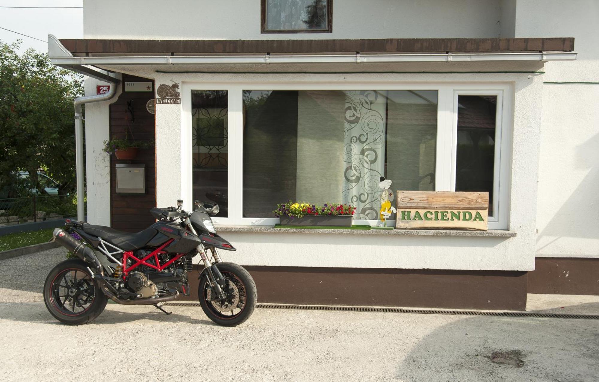 Hacienda Bled Rooms Ngoại thất bức ảnh
